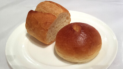 結婚式の披露宴での食事（パン）