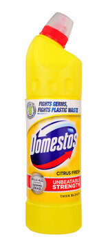 Domestos citrus fresh thick bleach in a 750ml plastic bottle