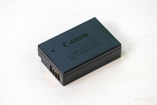 Canon Camera Battery: LP-E17, 7.2V, 1040mAh (Li-ion)