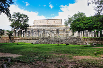 Fototapeta premium View of the Market, or yard gallery used for mass ceremonies together with plaza of 1000 columns at Chichen Itza,masterpiece of the Maya civilization,10th cent AD,Yucatan,Mexico