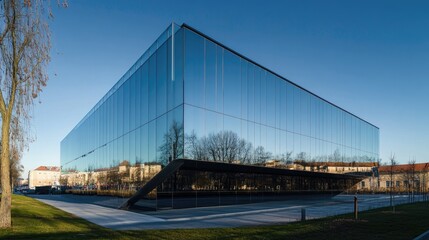 Modern Office Building in Poznań's Grunwald District © รุ่งอรุณ ศรีนรสิทธิ์