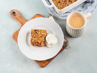 Baked oatmeal peanut butter porridge with chocolate chips