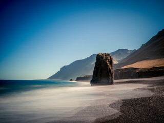 Stapav&iacute;k : S&eacute;r&eacute;nit&eacute; volcanique sur les c&ocirc;tes de l&rsquo;Est
