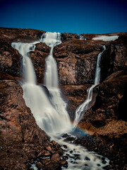Foss á Síðu : Écho des eaux sur les falaises islandaises