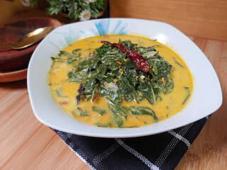 broccoli soup with potatoes
