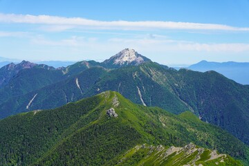 Obraz premium 南アルプス 北岳から望む甲斐駒ヶ岳と小太郎尾根