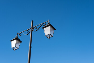 Double streetlight