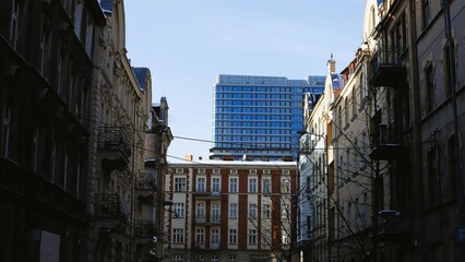 Kamienice w Katowicach w tle wieżowiec  © Mikolaj