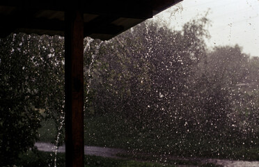 it's raining