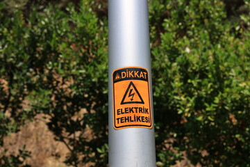 caution electrical hazard