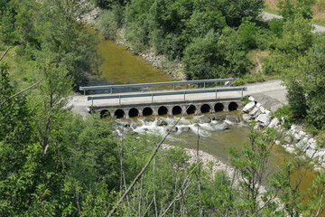 Attraversamento Fluviale in Ambiente Naturale.