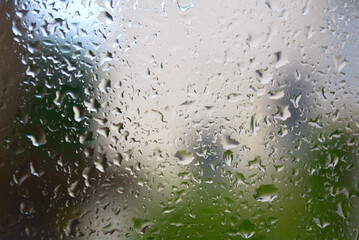 gouttes de pluie sur fenêtre