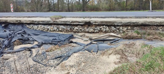 Droga po przejściu fali powodziowej.