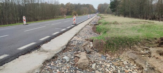 Droga po przejściu fali powodziowej.