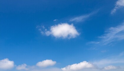 파란 하늘에 떠있는 구름 한점