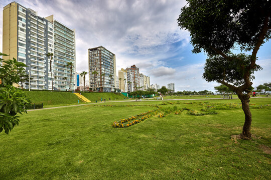 Serenity with a view at Mar&iacute;a Reiche Park Nestled along the cliffs of Miraflores, this park is a tribute to Peru&rsquo;s rich history and the Nazca lines, surrounded by stunning ocean views and lush gardens