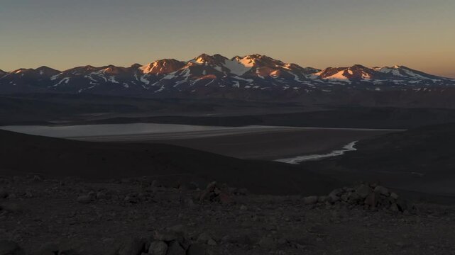 Amanecer en el balc&oacute;n de pisis en Catamarca, Argentina.