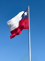 Bandera de Chile en lo alto