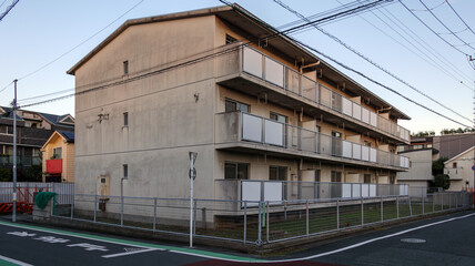 古い集合住宅