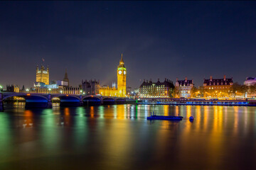 Obraz premium 영국 런던을 촬영한 런던 야경사진입니다.