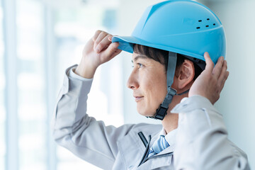 作業服のビジネスマン