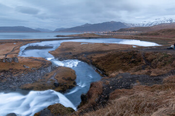 Over the water to the sea