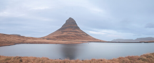 Over the water to the sea