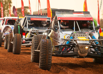 dune buggy race cars, Off-road 4x4 Racing Through Dust Cloud, race in the desert