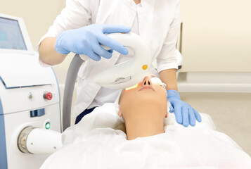 Photorejuvenation,Cosmetic Laser Dermatology ,dermatologist offices,laser technology	
