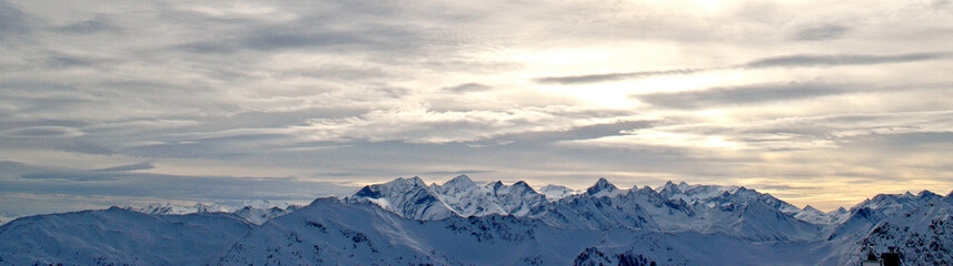 Wunderschöne Winterlanschaft in den Alpen