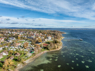 Luftbild von der Gemeinde Gaienhofen an der Südseite der Halbinsel Höri im Bodensee