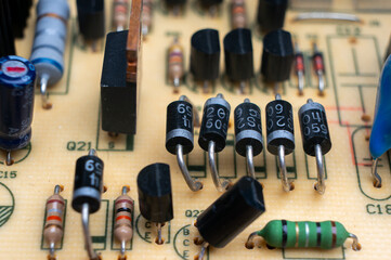 Electronic printed circuit board with electronic radio components
