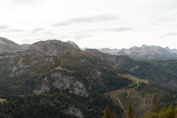 Bergpanorama in Europa, bayerische Alpen, Gebirge zum Wandern, Klettern, Fotografieren und Erholen