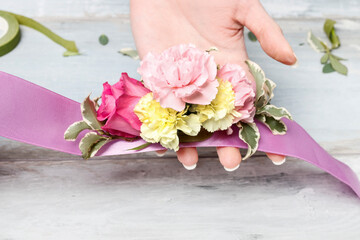 Florist at work: How to make a wrist corsage. Step by step, tutorial.
