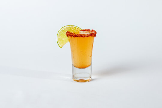 TABLAZO: Tequila, salt, lime, Tabasco. Strong and Beautiful drink for a special moment.