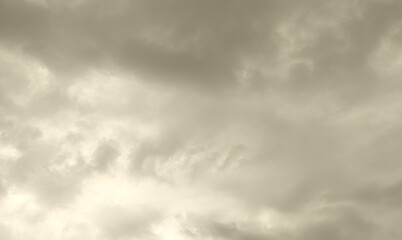 Obraz premium Beige sky pastel summer background cloud sunset cloudy landscape dusk beautiful light wallpaper dramatic scenic sunrise gradient space skyline weather twilight sunny horizon scene peaceful.