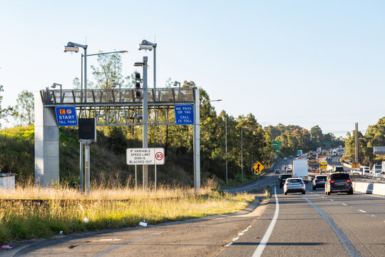 e tag toll road start point beside highway in Australia