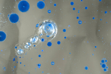 farbe tropfen wasser blau perspektove von unten froschperspektive