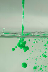 farbe tropfen wasser grün