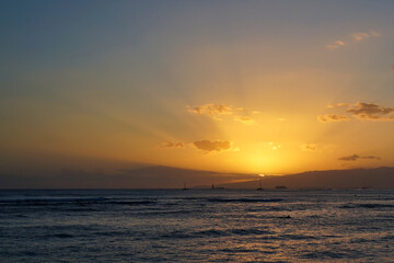 夕陽に染まる空