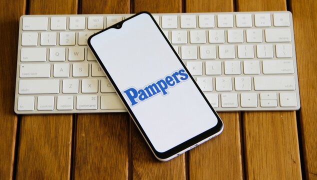 Pampers - arca de produtos para beb&ecirc;s da Procter & Gamble. Mais conhecida por suas fraldas, ela foi fundada em 1961 por Victor Mills.