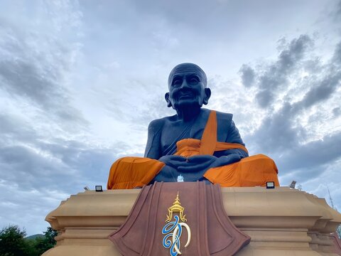 buddha statue