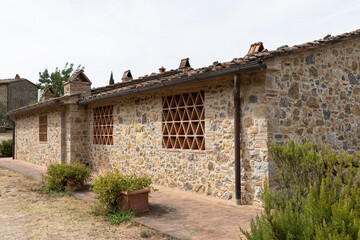 Fototapeta premium Italien, Haus aus Stein, Tradition und Design