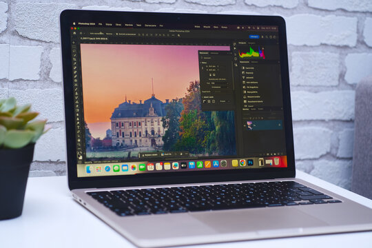  Adobe Photoshop Displayed on MacBook Screen - Professional Photo Editing in Progress