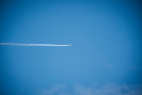 airplain in the sky