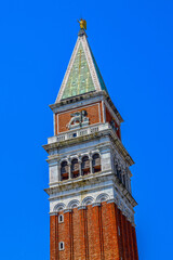 Der Markusturm, Campanile (Glockenturm) des Markusdoms in Venedig
