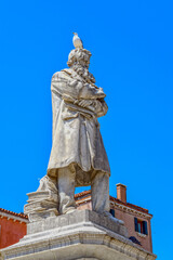 Statue von Niccolò Tommaseo in Venedig