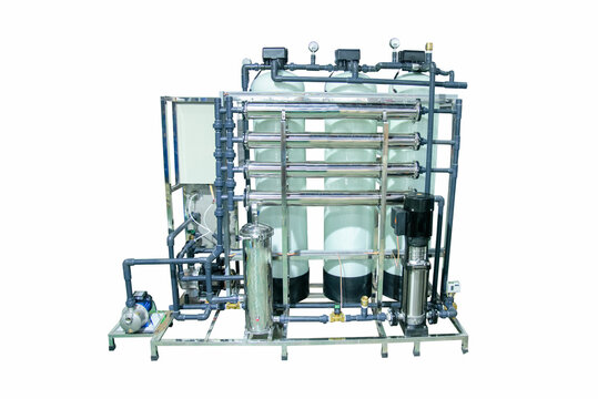 The reverse osmosis unit filters water, highlighting its advanced filtration system and water recycling process