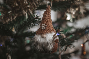 sorcier accroché au sapin de Noel