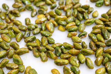 調理中のナッツ、種子、レストランの厨房